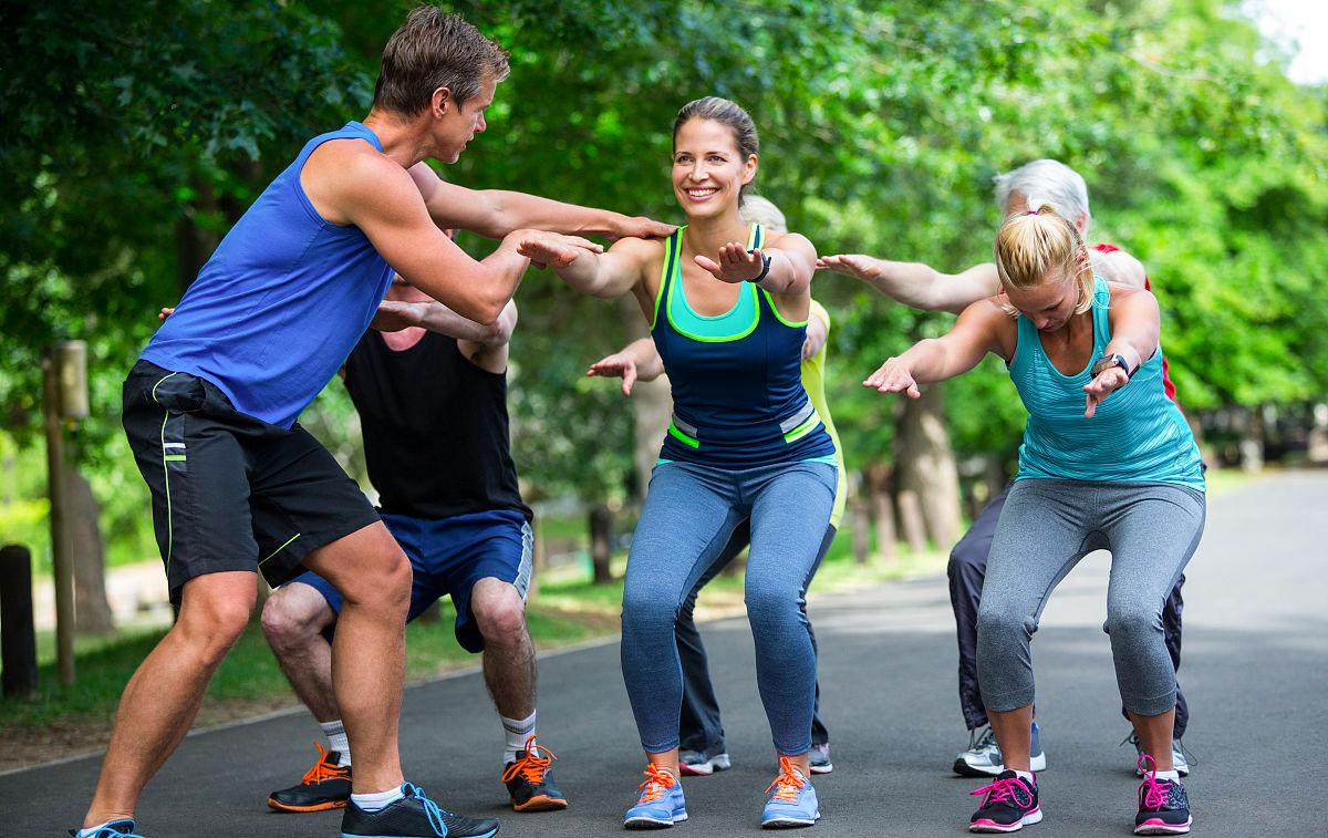 坐骨神经疼严重到无法站立行走,坐骨神经痛的症状的最好治疗方法