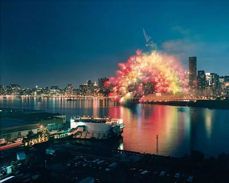 最会玩火的男人!他炸遍全世界却换来全网膜拜:美到窒息的神作