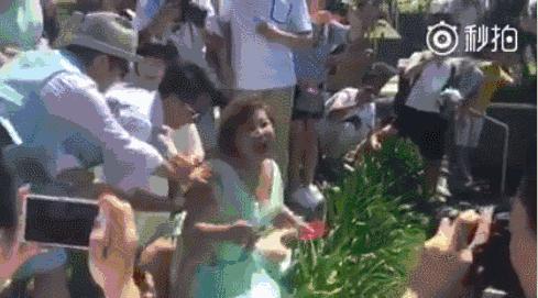 电影你好李焕英陈赫贾玲躲雨片段,看完你好李焕英可以见到贾玲吗