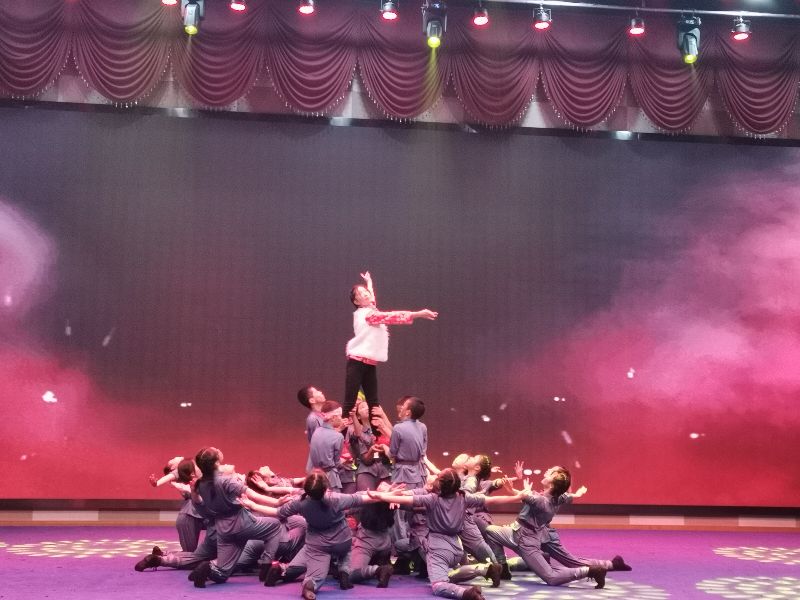 萌娃比舞,萌娃比才艺