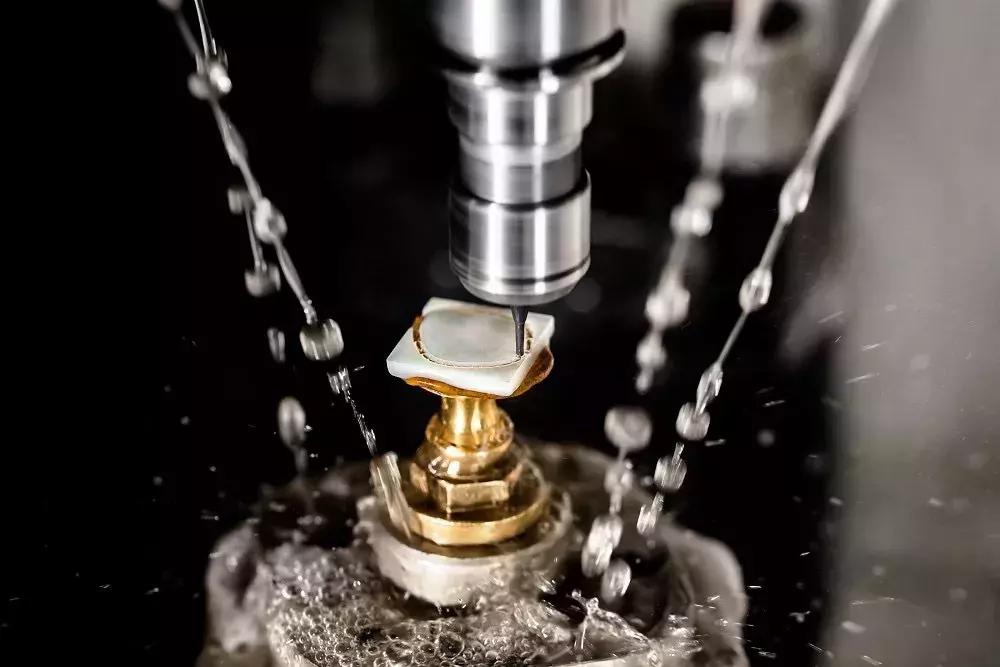 没见识的姑娘，才会花2000块买个mk配饰！