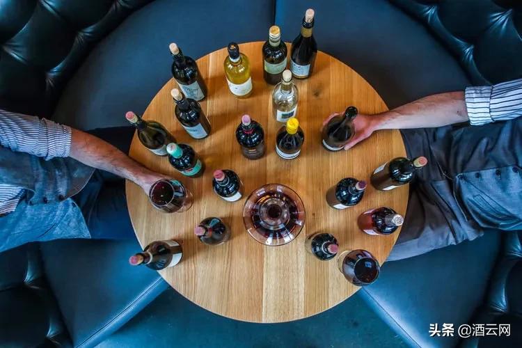 如何购买性价比高的葡萄酒 (葡萄酒推荐性价比高好喝)
