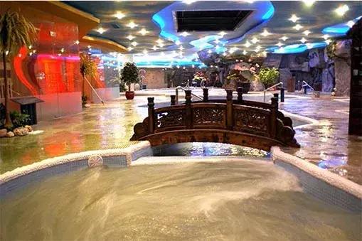 北京洗浴温泉休闲会所排名前十,天冷了北京10大温泉度假村等您泡