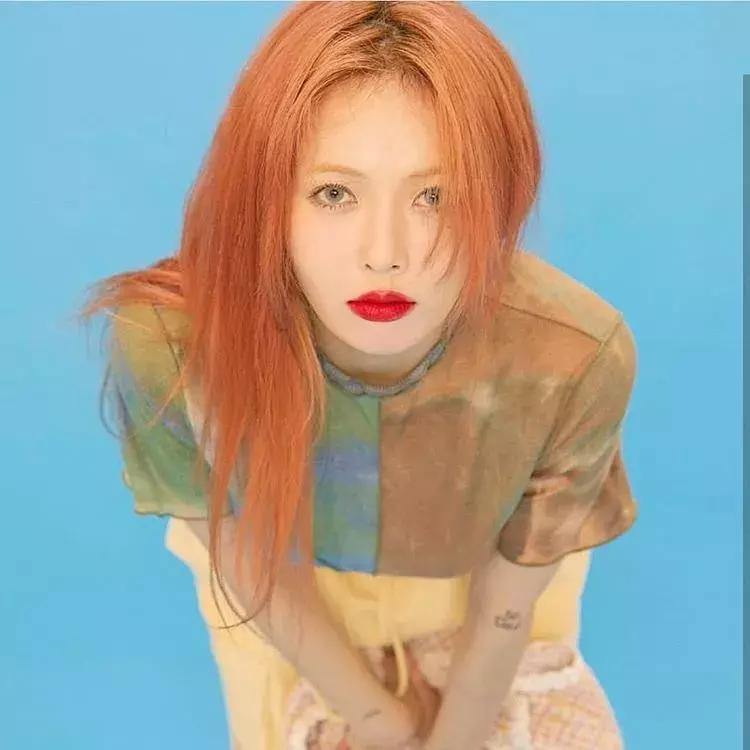 夸张发色弄什么造型,夸张的发色适合什么衣服