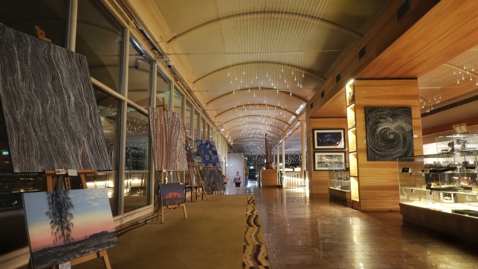 乌鲁鲁的星空晚宴，在世界中心呼唤爱「七夕特稿」