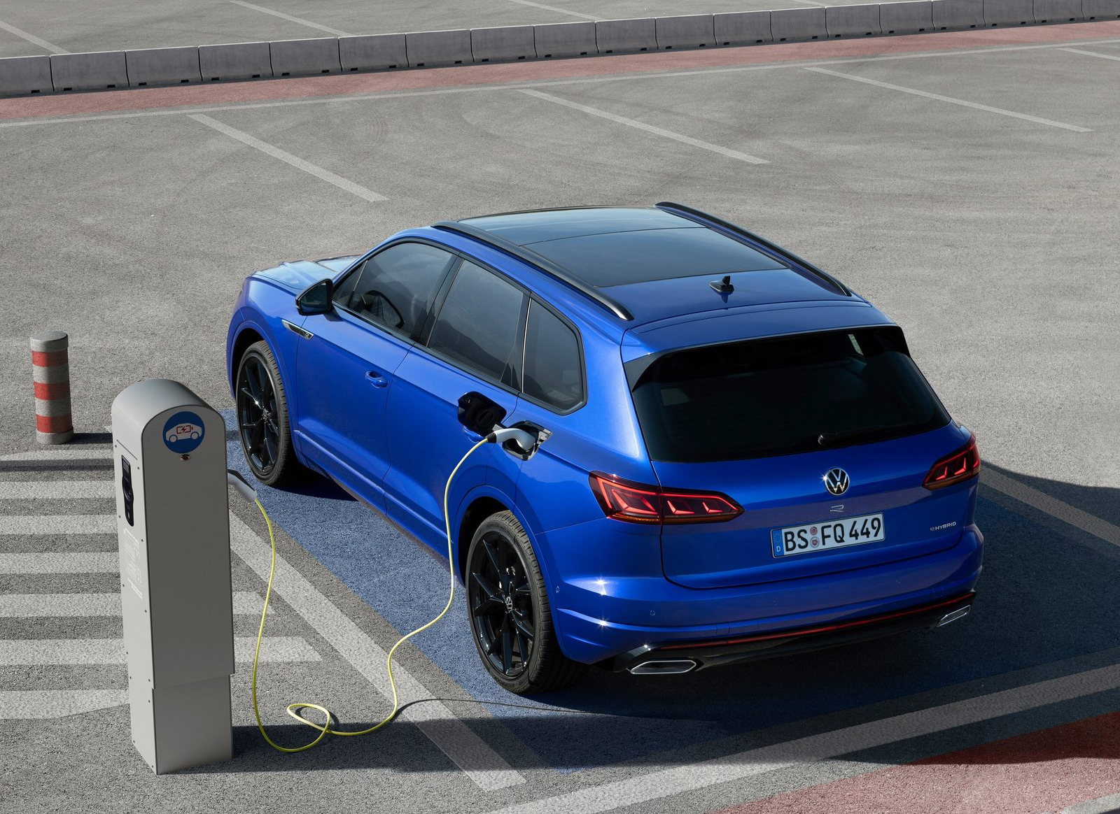 途锐动力到底有多强,途锐3.0v6最高速度