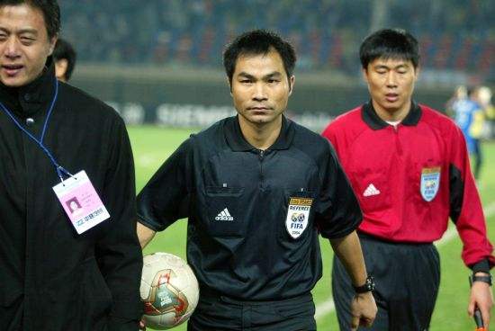 var真的能让足球更公平吗,var介入规则中超