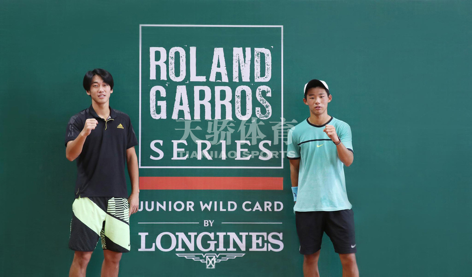 天骄羽毛球场,天骄体育网球场红土