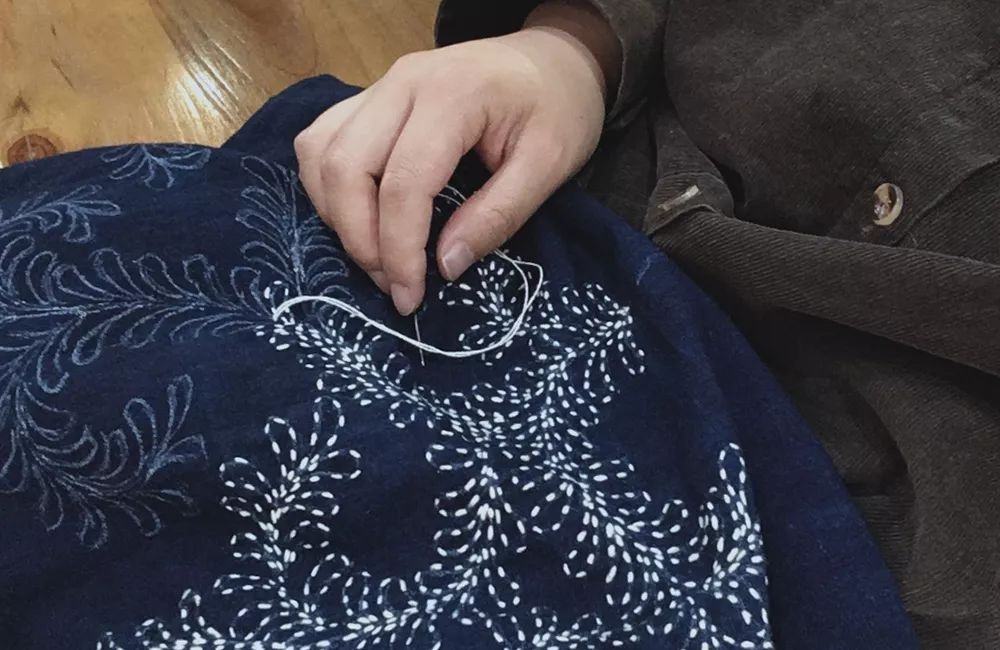 用水泥砌橱柜,用粘土捏一个好看的柜子