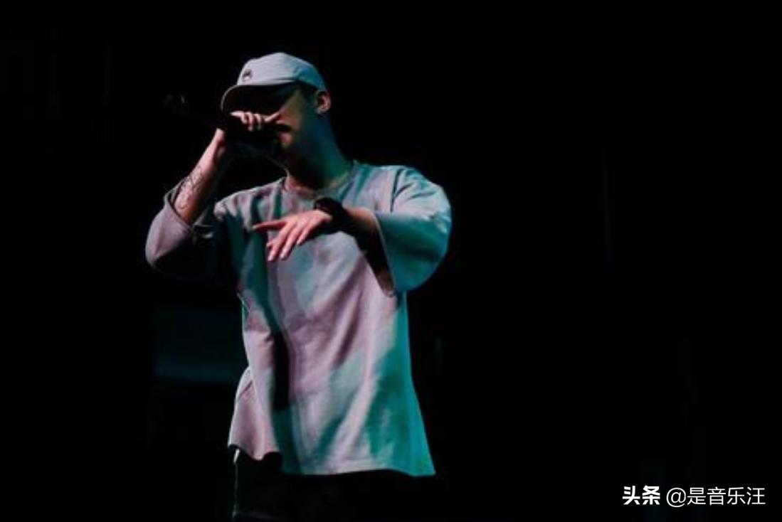 PGONE复出失败，主办方不允许他登台，唱完一首就被骂到退场