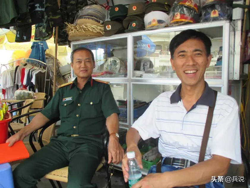 越南老兵重回当年战斗过的洞穴 (越南老兵回忆丛林战争)