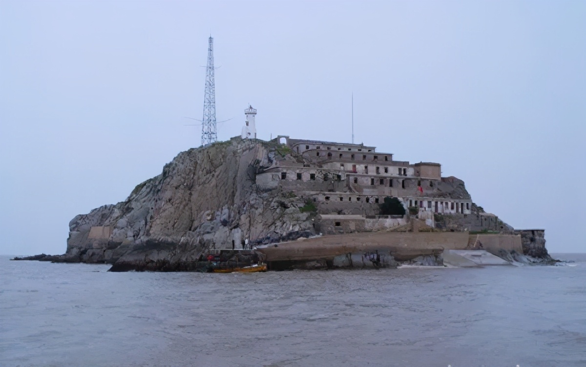 最感人的英雄事迹催人泪下,近两年英雄感人事迹