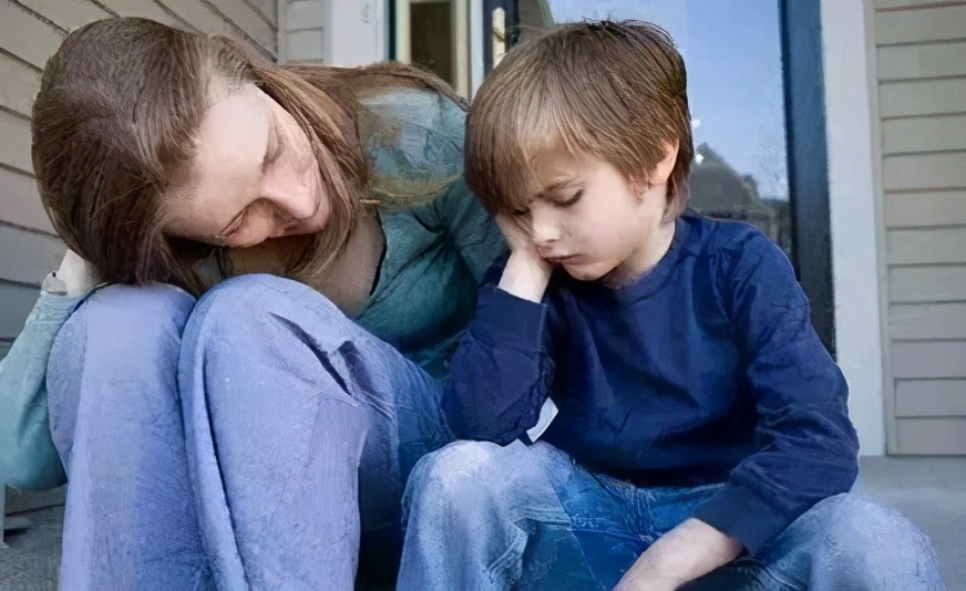 怎样让孩子不自卑内向,如何改变孩子内向害羞胆小的性格