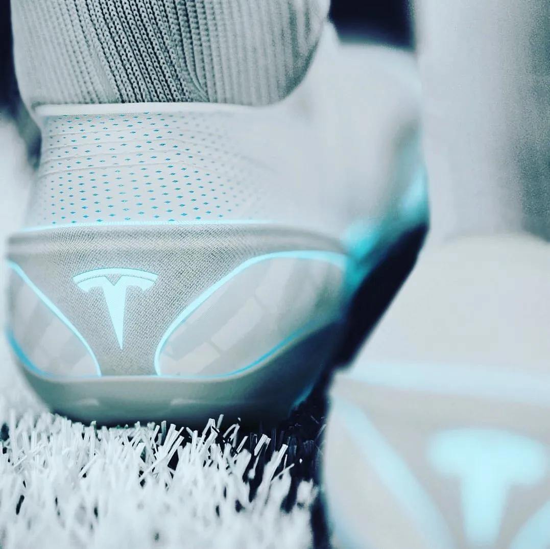 特斯拉马斯克足球鞋,特斯拉鞋子系列