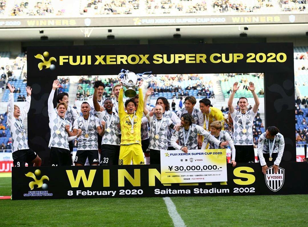 宝刀不老伊涅斯塔直接任意球破门,中场大师伊涅斯塔神操作