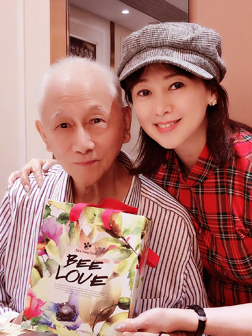 翁虹为什么嫁给了黑泽明,翁虹为何嫁给杨振宁