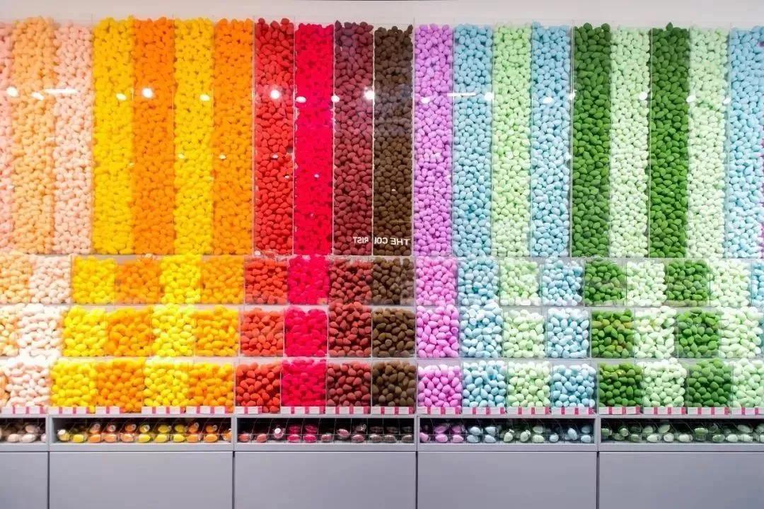 店播+快时尚+网红场景=业绩20万/店/天“调色师”这么玩不火才怪