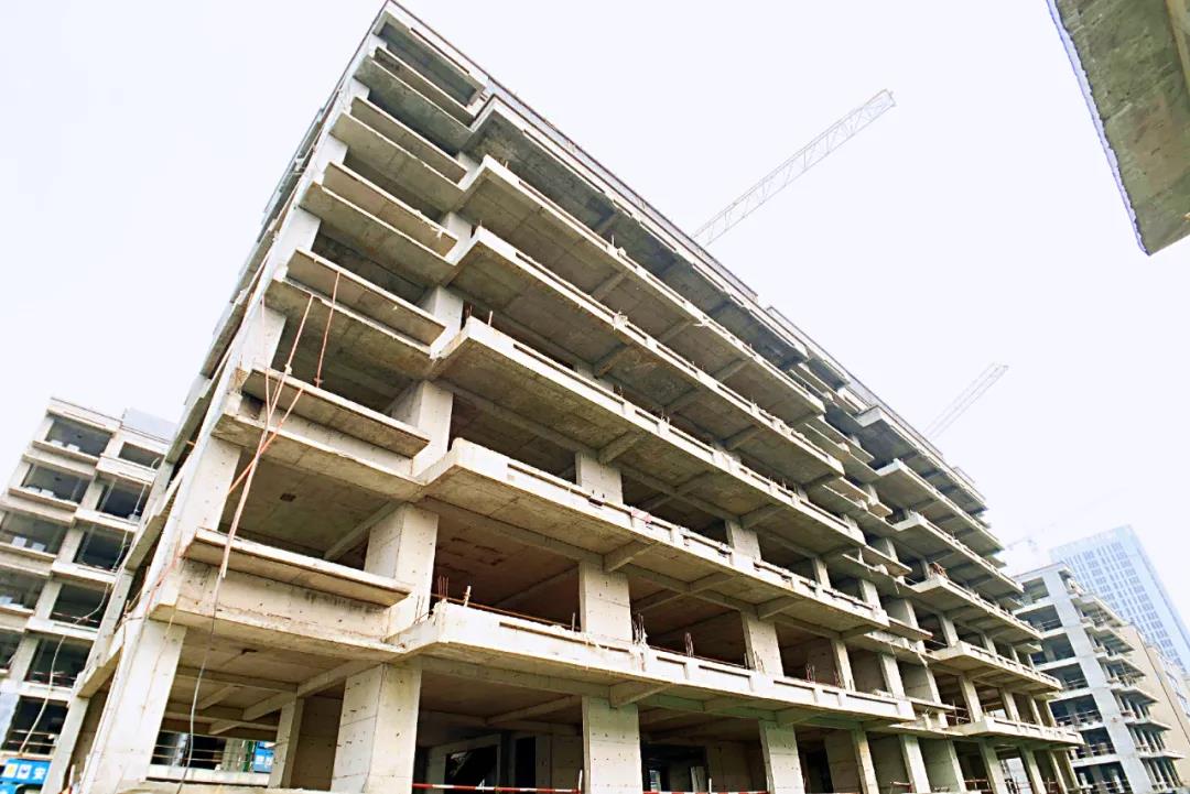 建业十八城正在繁盛生长，日渐美好为您勾勒幸福家园的模样