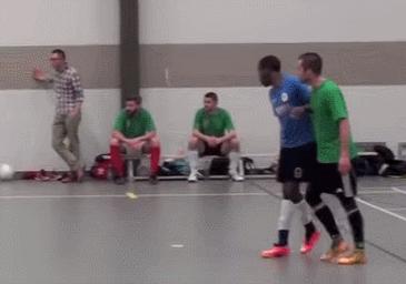 若是想赢就先摆出赢的姿态,想赢球练防守