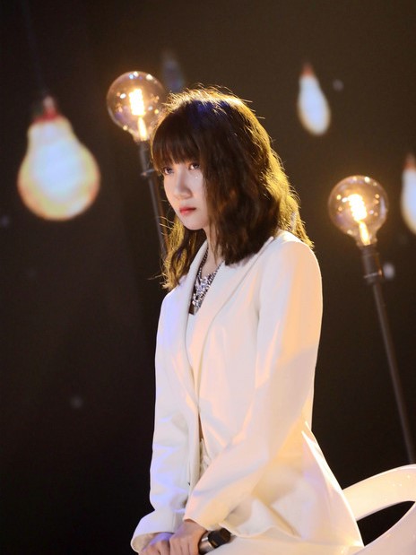 乃万造型无刘海,乃万剪刘海