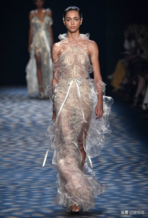 欧根纱面料是什么材质做的,欧根纱是什么质感