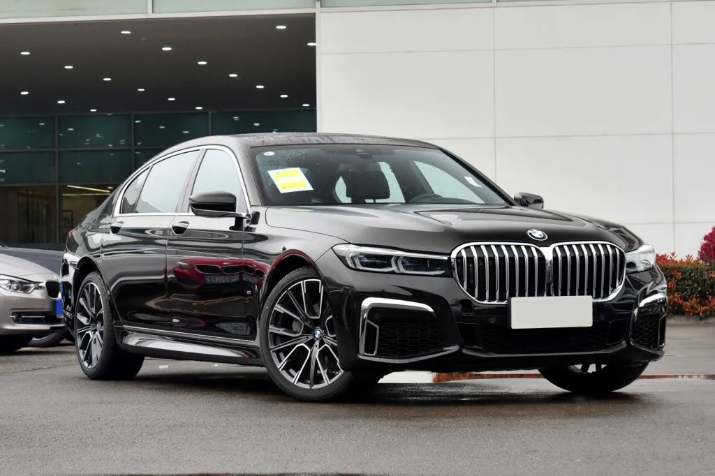 宝马7系和x7内饰哪个好,宝马7系和宝马x7哪个好