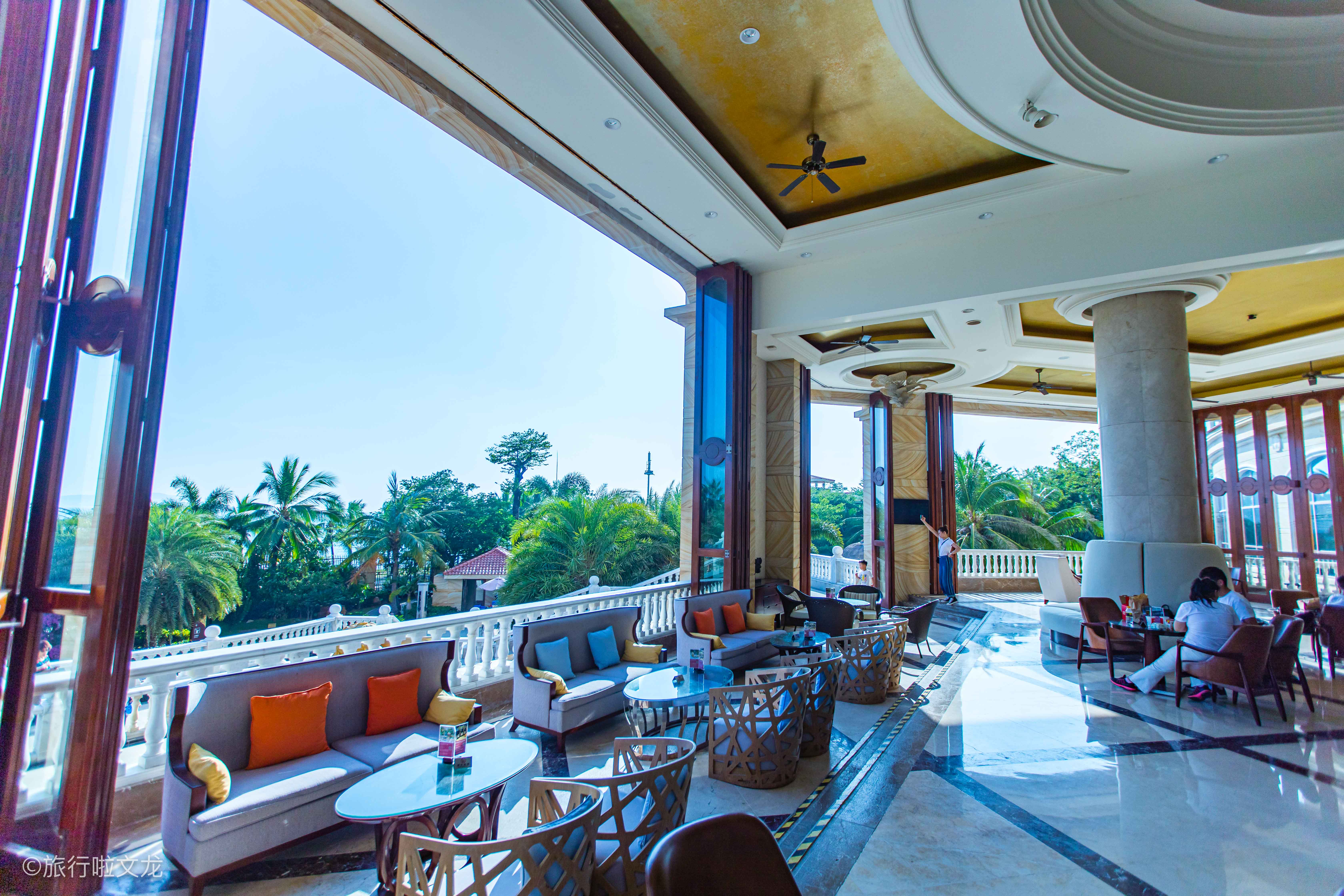 三亚离沙滩只有十米的酒店,三亚最值得推荐的三个酒店