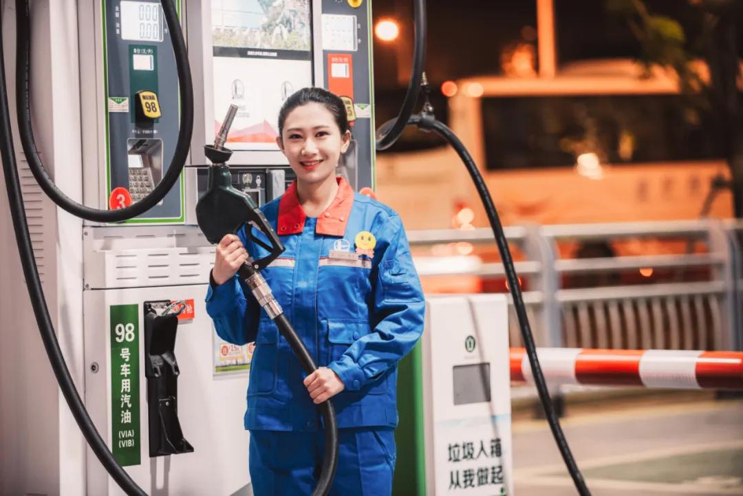 加完油不给钱怎么办,加满油发现没钱付了怎么办