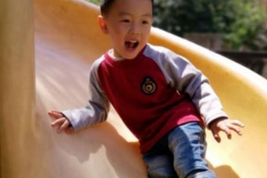 感恩有你共赴未来,感恩有你与爱同行