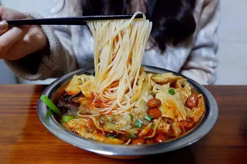 螺蛳粉在柳州出现的地理位置,螺蛳粉在广西人心里地位