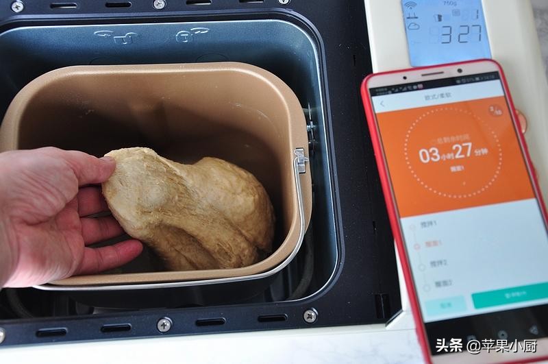 用面包机做早餐美食视频,用面包机做松软吐司