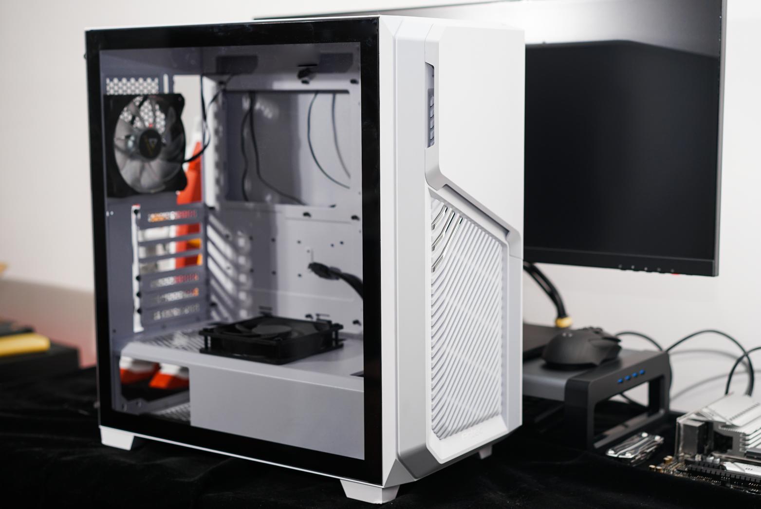 618装机用金士顿雷电RGB内存条？实测下来真的有点小惊喜