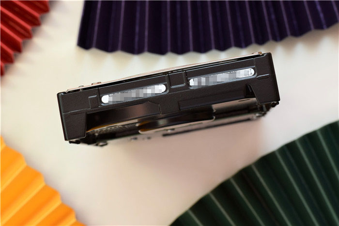 东芝机械硬盘p300和acs200,东芝p300机械硬盘1t是几个磁头