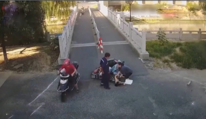 孕妇遇到车祸怎么处理,孕妇撞车受到惊吓要做什么检查