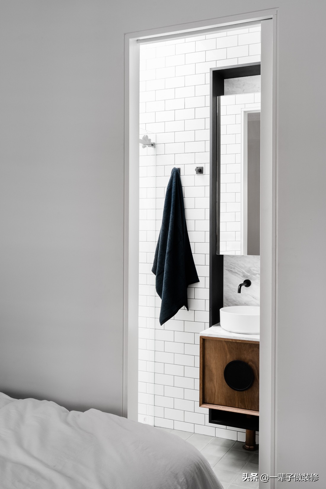 酒店三五好友小聚,三五好友酒店小聚畅谈人生