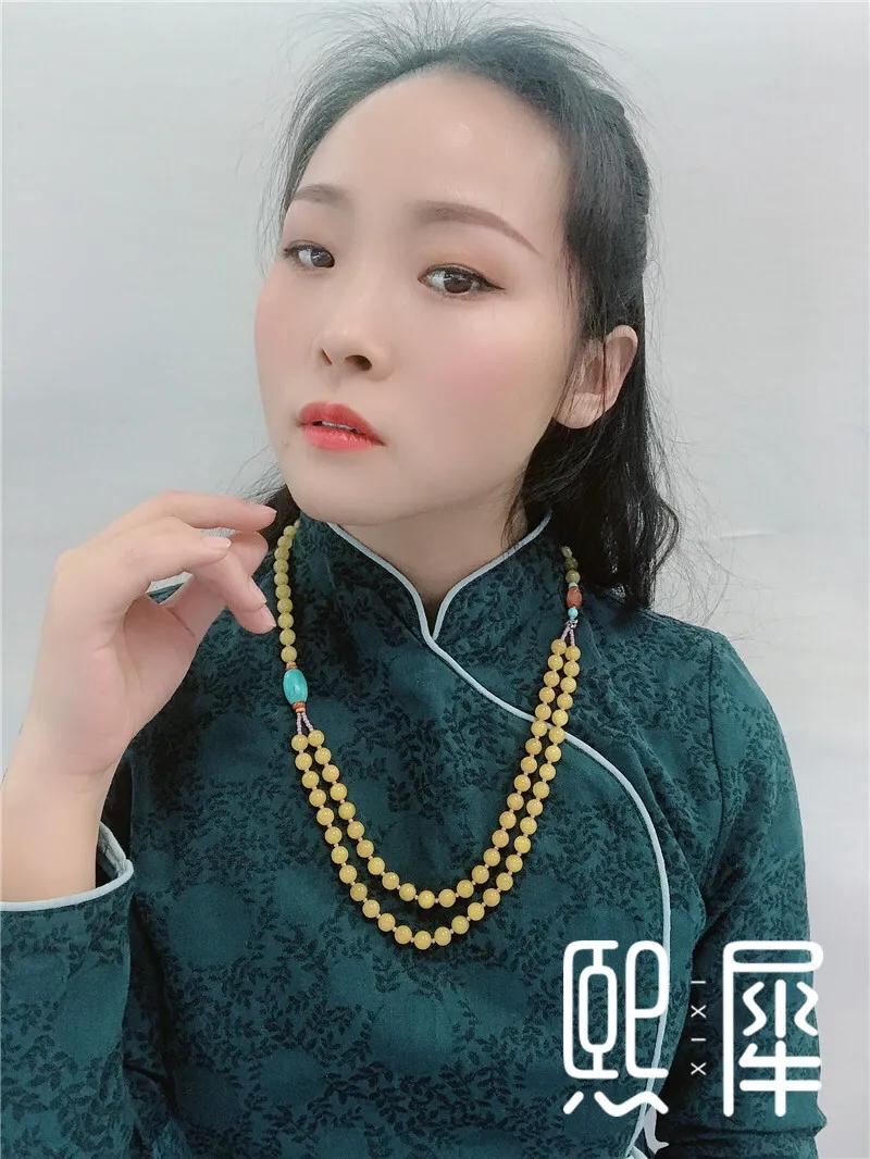 项链怎么戴最潮,项链戴多几条怎么搭配