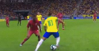 内马尔受伤巴西最近比赛,14年巴西内马尔受伤