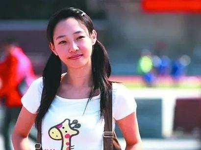 白百何带二胎儿子出门玩耍,白百何二胎是女孩还是男孩