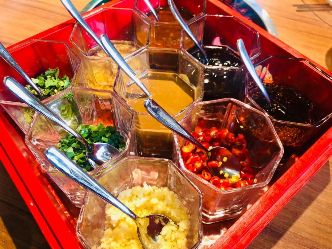 香港帅哥为了爱情来郑州,也带来了香港地道花胶鸡