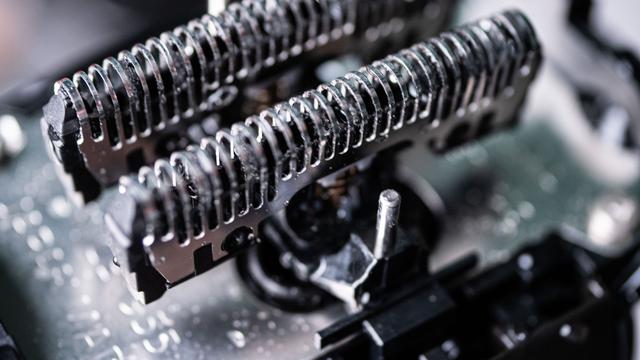 喜欢的女孩给我买了剃须刀,当女朋友用了你的剃须刀