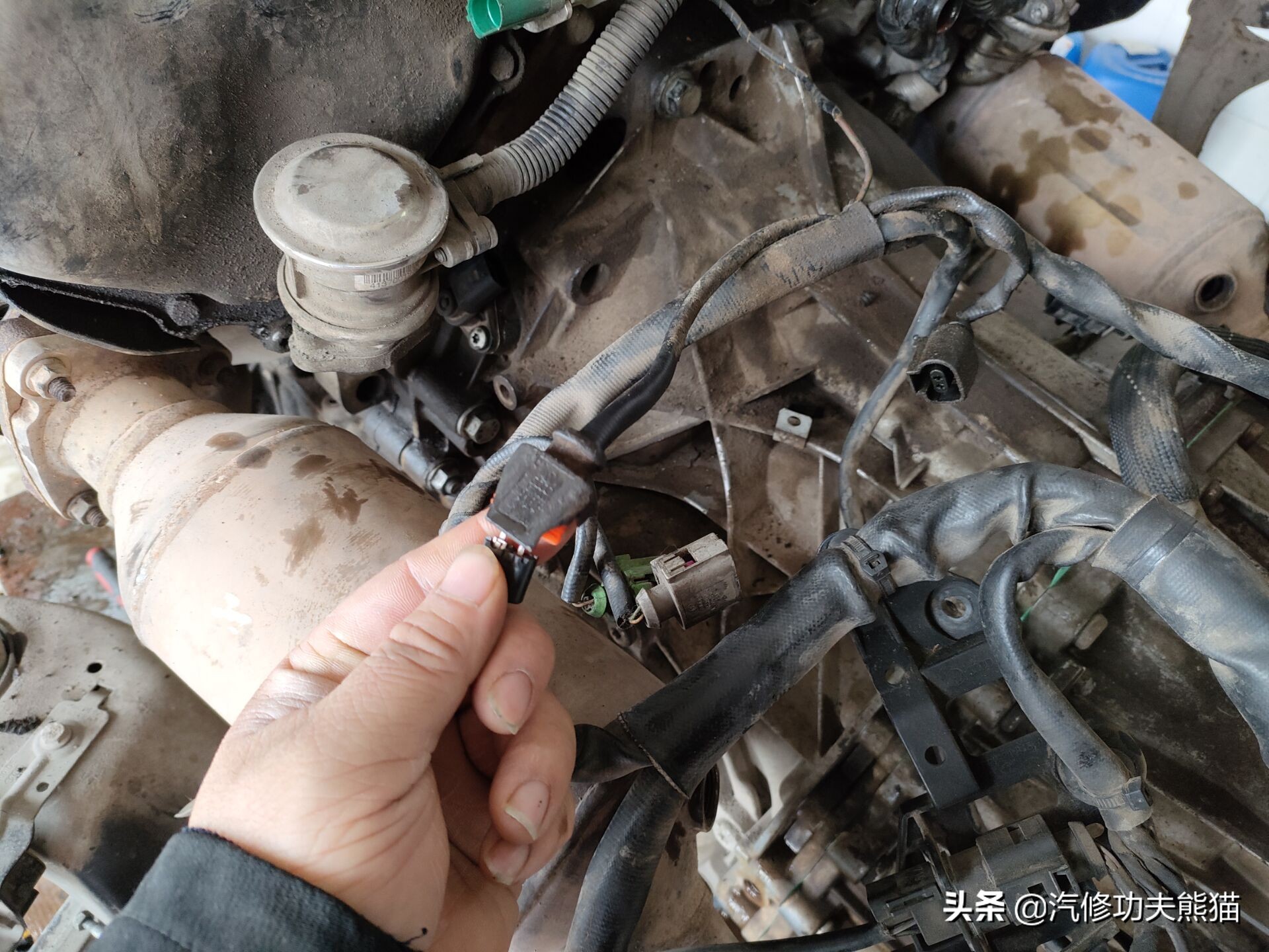 08款奥迪a6l手动挡2.0t烧机油么,09款奥迪a6l2.4烧机油怎么解决