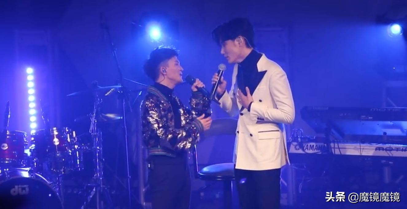 月弯弯周深王晰评价,月弯弯王晰周深完整版qq音乐