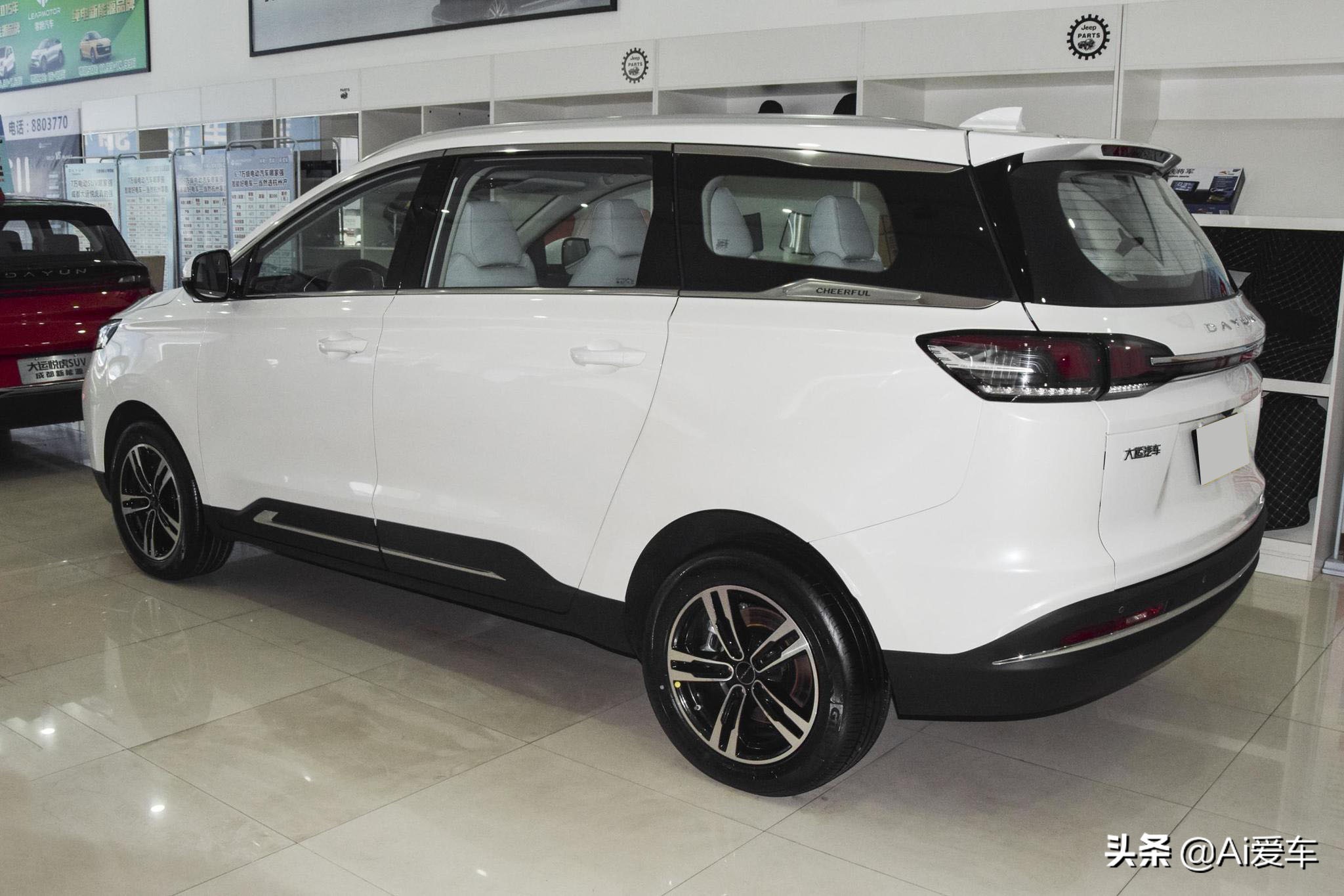 远志m1新能源七座空间如何,远志m12021款7座长续航行政版