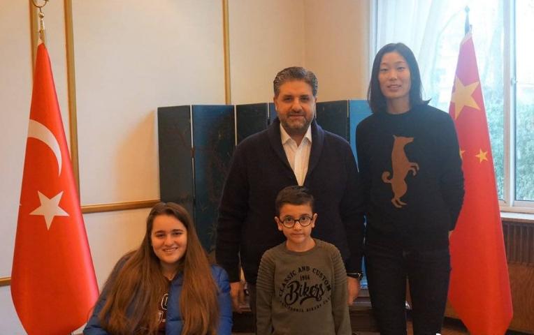 朱婷到总领事家庆祝春节,土耳其大使对朱婷评价