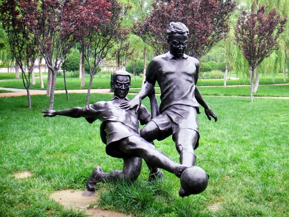 踢足球的好处一年级,踢足球的好处有哪些写4点