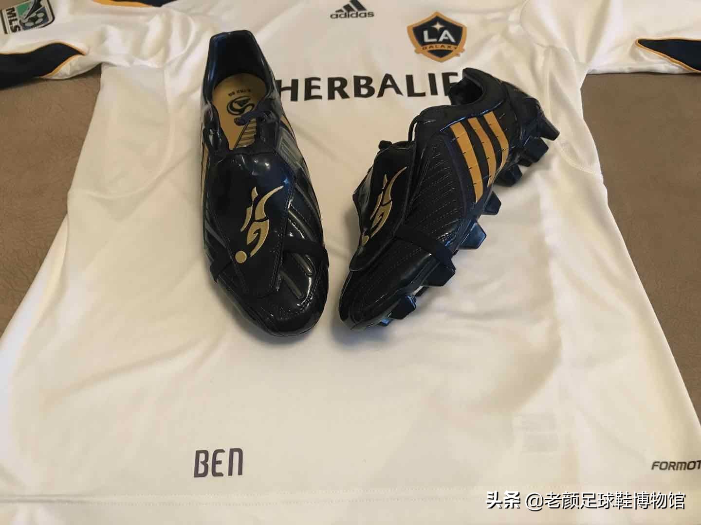 同是穿鞋挑剔的强迫症球星,10年前托尼克罗斯为小贝测试猎鹰鞋