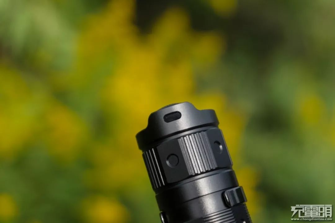 fenix菲尼克斯pd36r强光手电测评,fenixpd36rv2.0战术手电筒