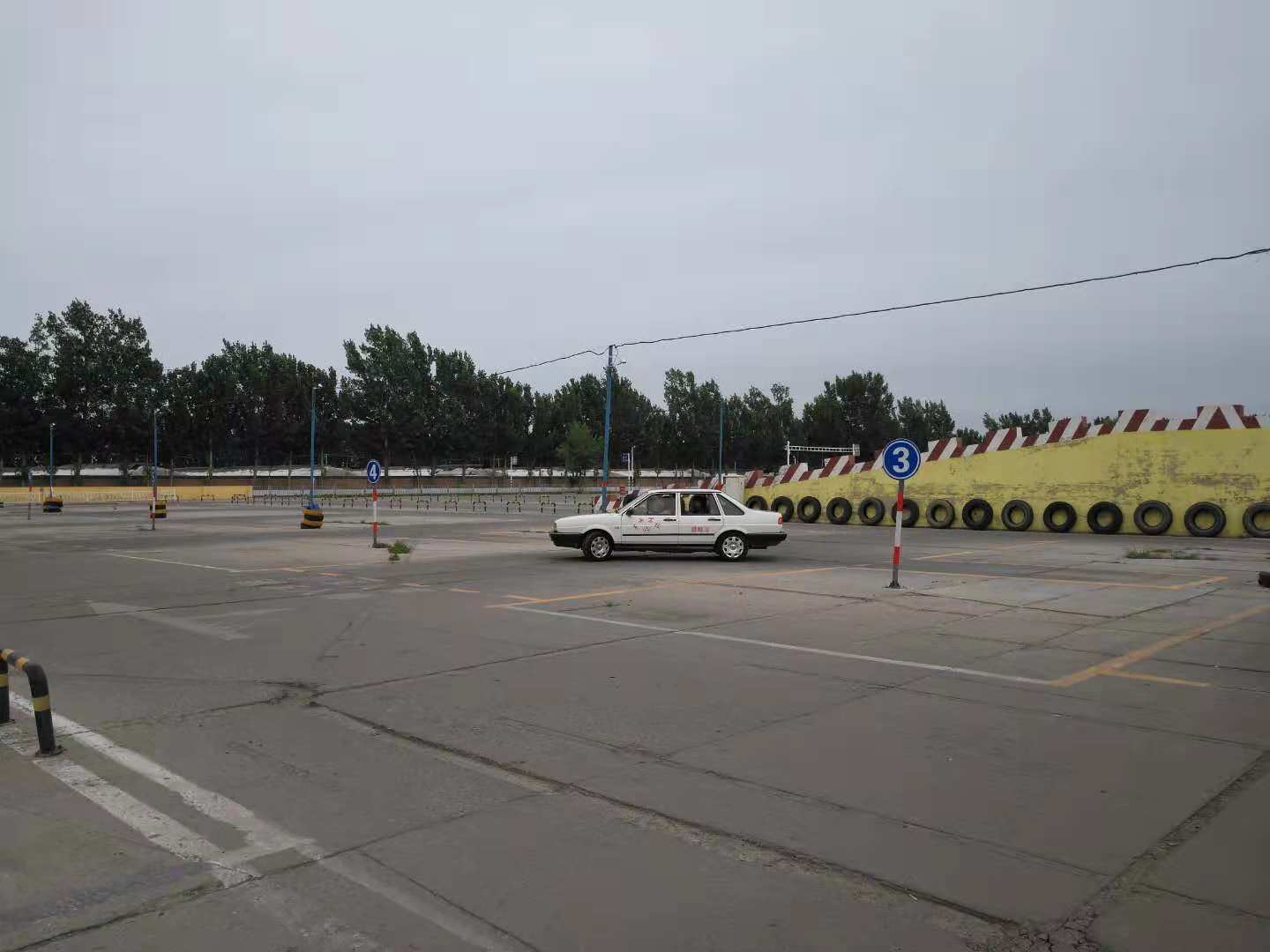 右倒库不早不晚正确倒库方法,倒车入库过早如何修正