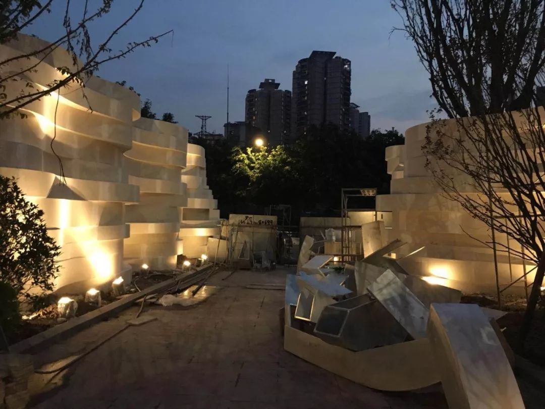 于山城邂逅一场摩登浪漫|重庆中海·天钻