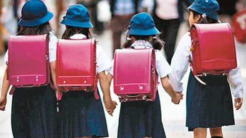 日本小学生几千块钱的书包,日本小学生书包400多块